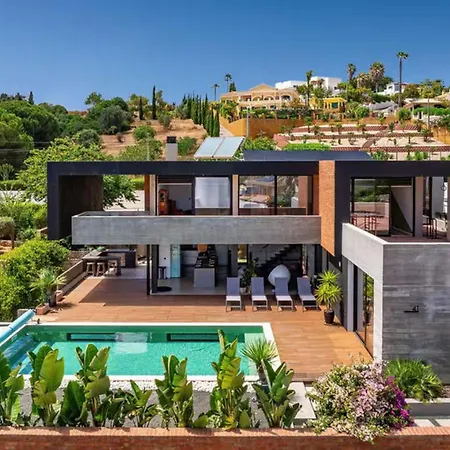 Villa close to Meia Beach pool Villa Lagos