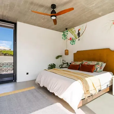 Villa Close To Meia Beach Pool